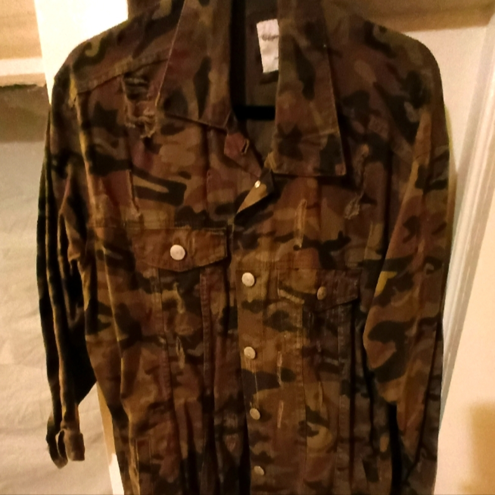 Camouflage women's jacket